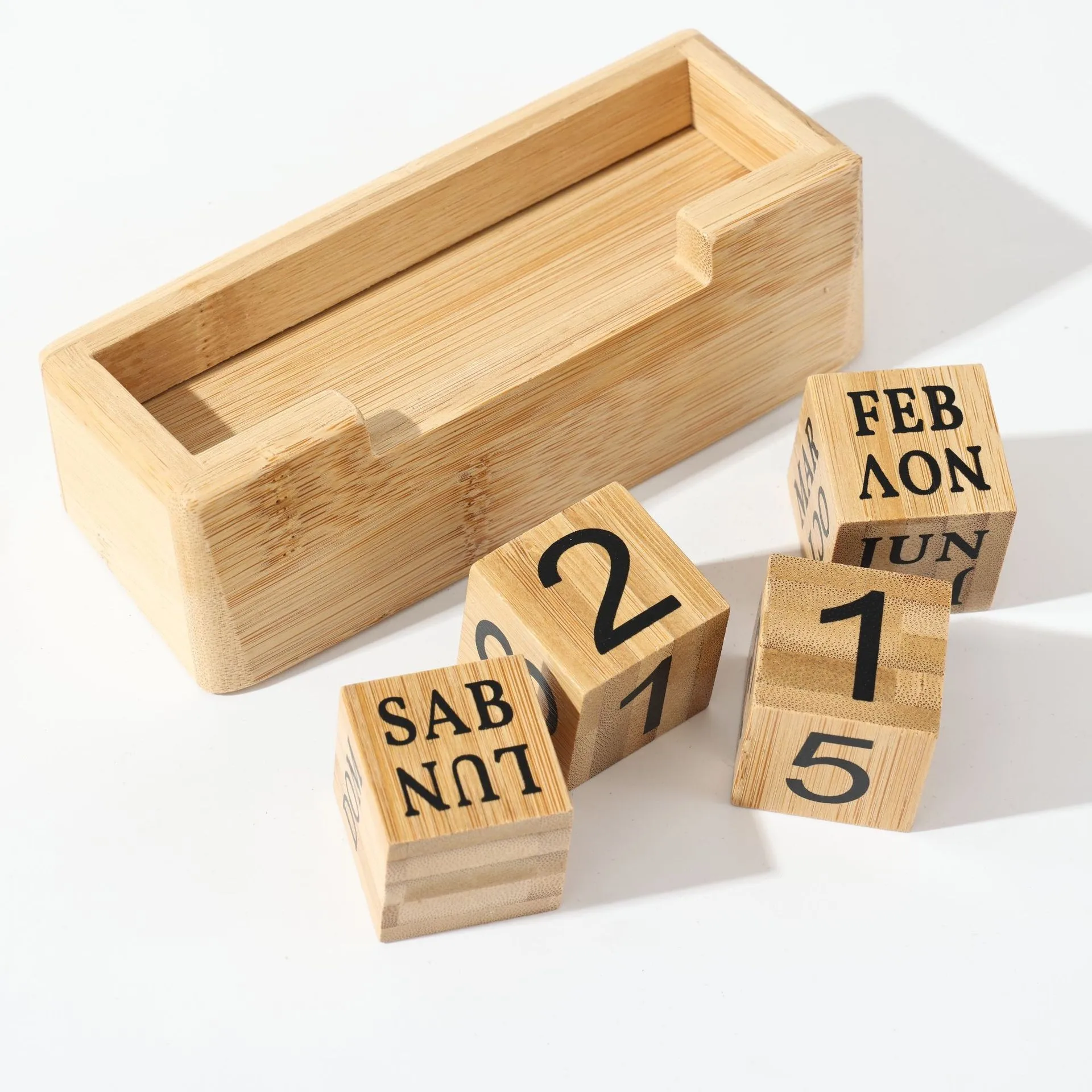 Promotional Gift Logo Customization Wholesale Everlasting bamboo desk calendar