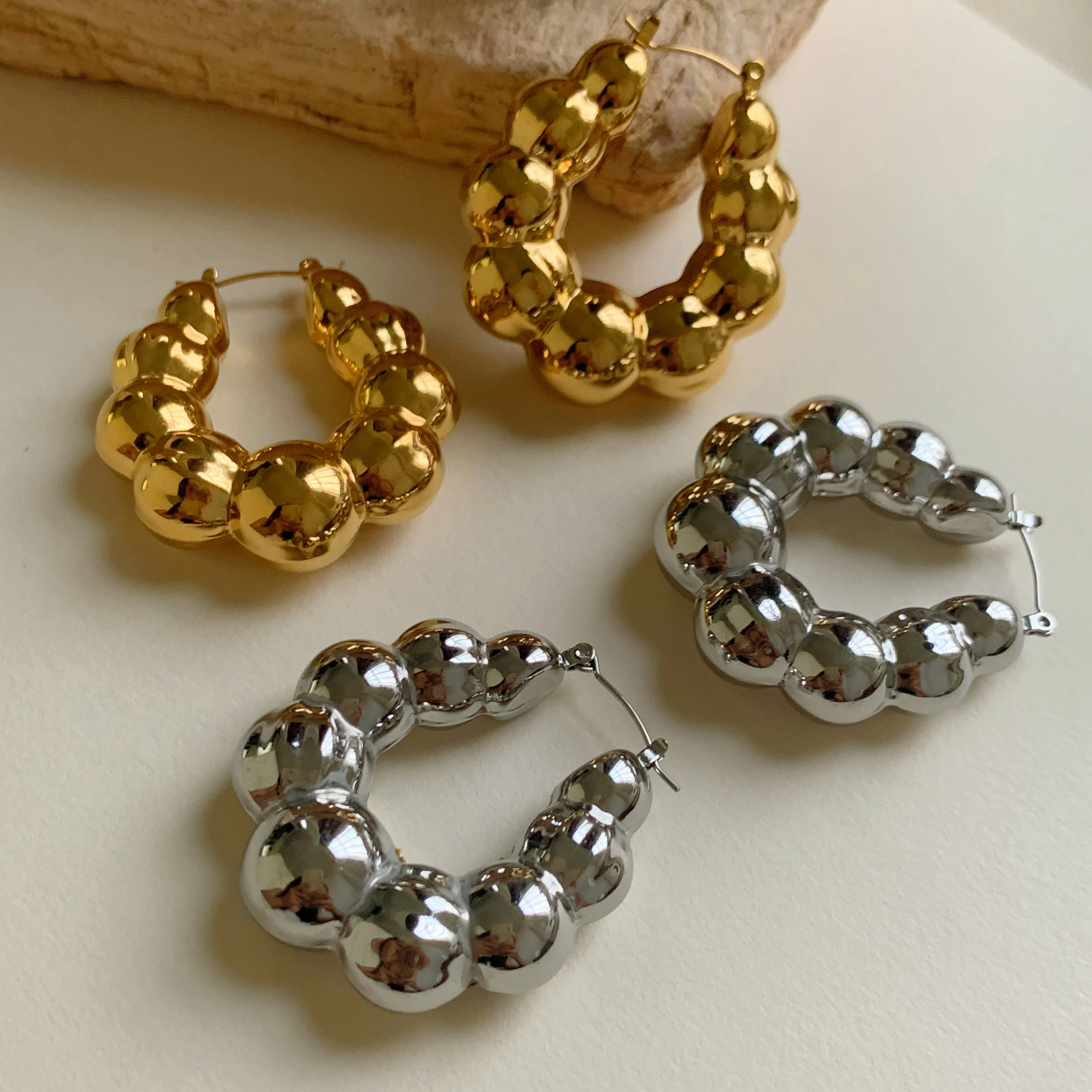 Chic Bold Jewelry Modern Chunky Earrings 18k Gold Plated 316L Stainless Steel Hollow Beaded Hoops Chunky Statement Earrings