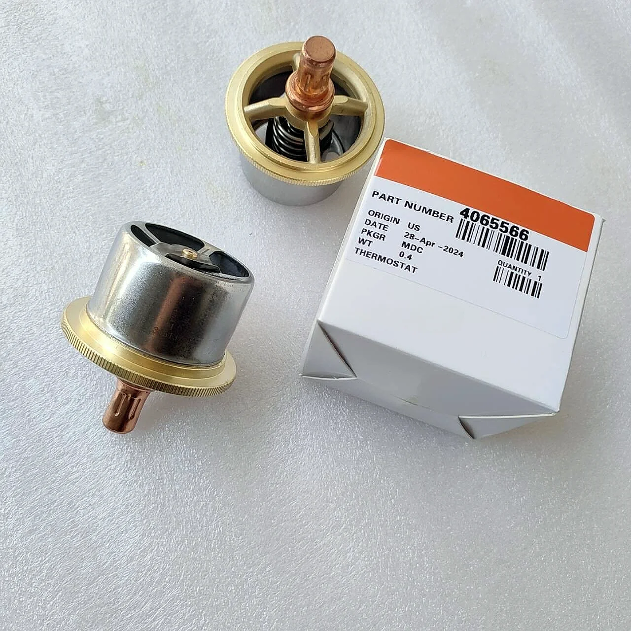 Hot Selling QSK38 QSK60 Diesel Engine Parts 115F Thermostat 3651379 4065566