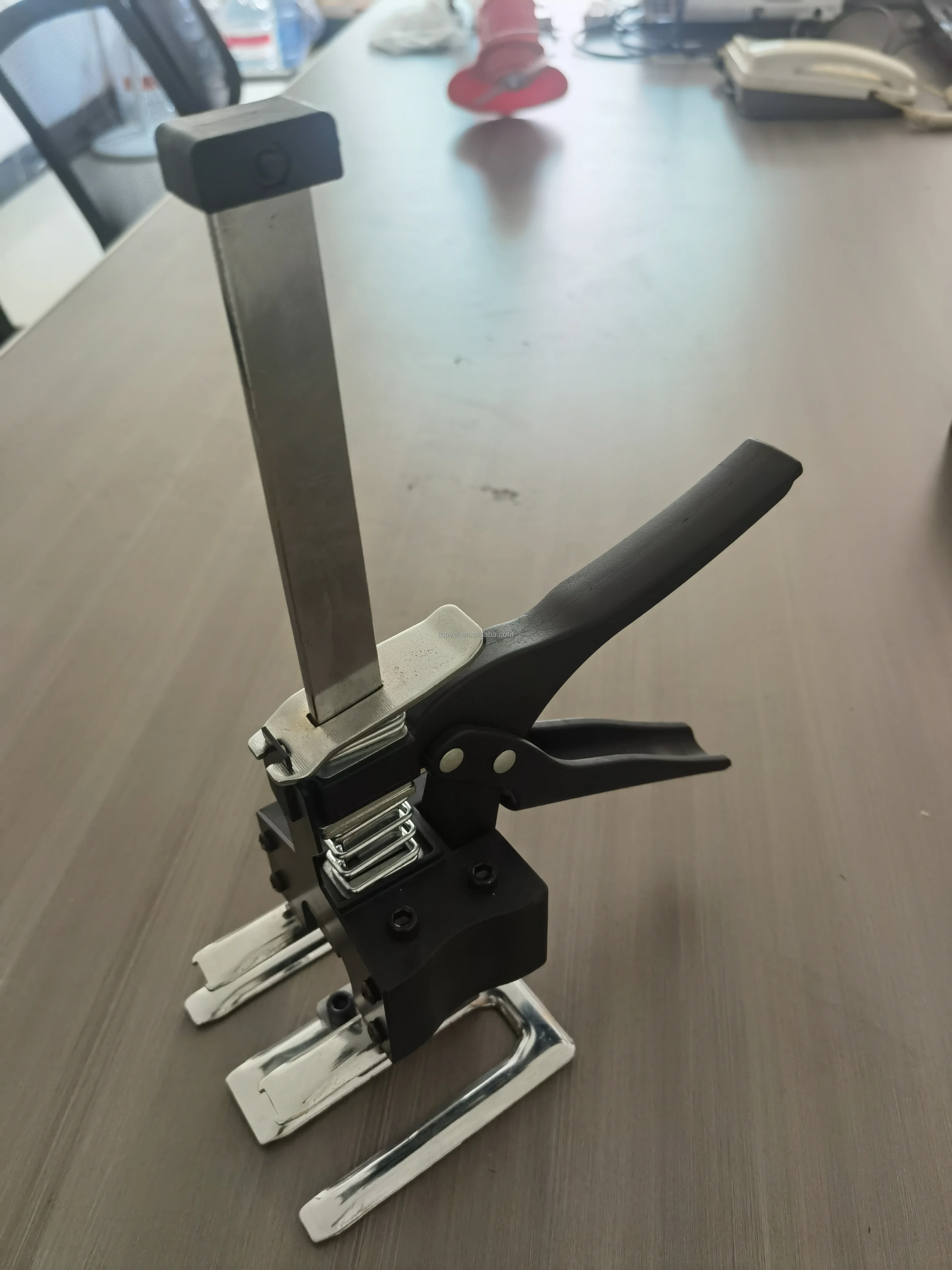 tile locator height regulator wall leveling system