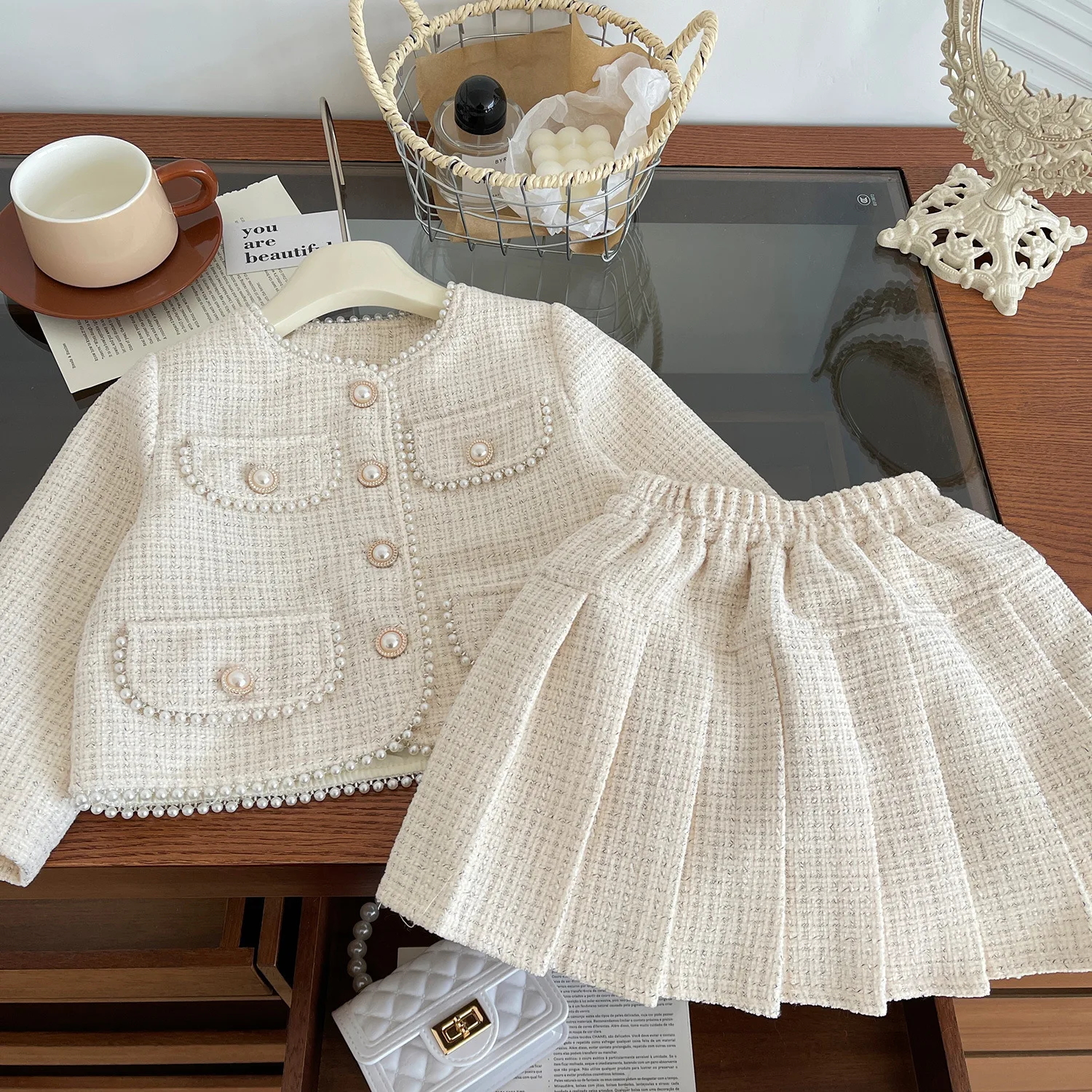 Children spring and autumn fashion Girls small Classic two-piece set Baby Retro Small dress with White Coat