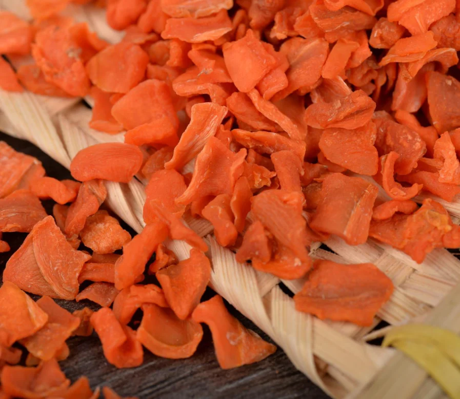 Organic Dehydrated carrot 10x10x2mm dried vegetable carrot flakes no sugar