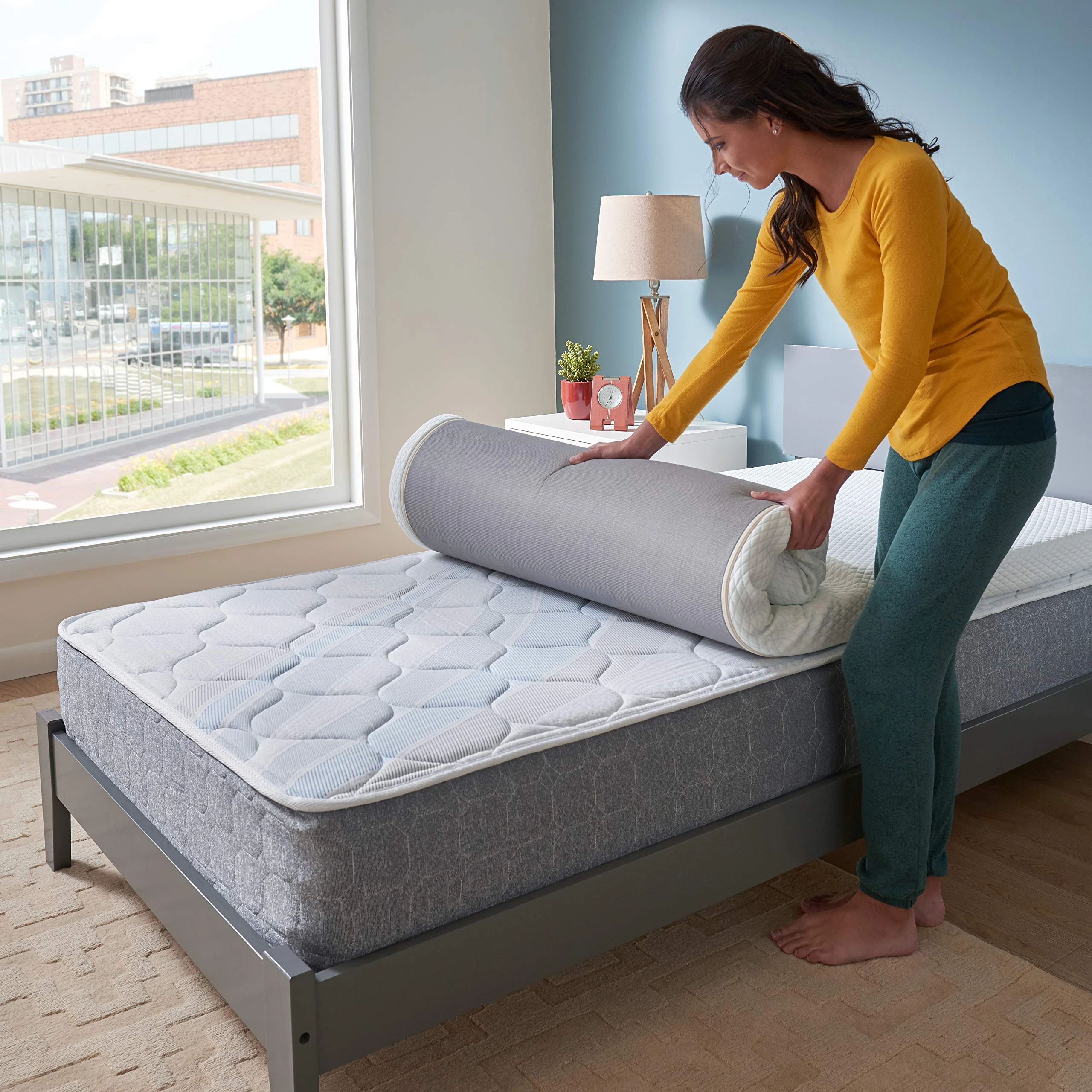 Factory Direct Sale custom high quality Memory Foam Mattress Topper king queen size Hotel camping sleeping inflatable in a box