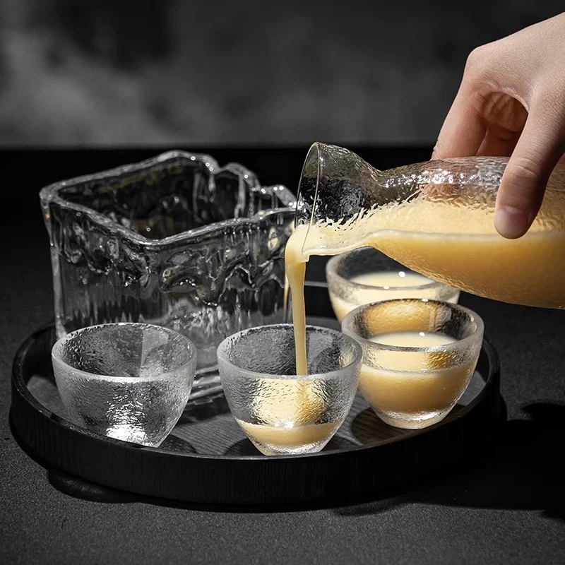 High Quality Hammered Sake Pot Set Mini Small Tea Soju Cup Wine Warmer Decanter Cocktail Shot Glass With Tray