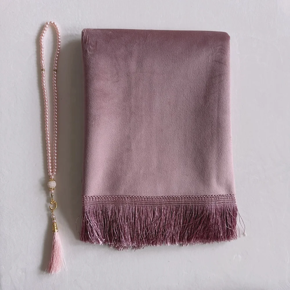 Nude pink Plain Type Soft Velvet Material  with Pouch Washable pink Color Folded Prayer Rug Mat for Muslim Gits Set with Prayer