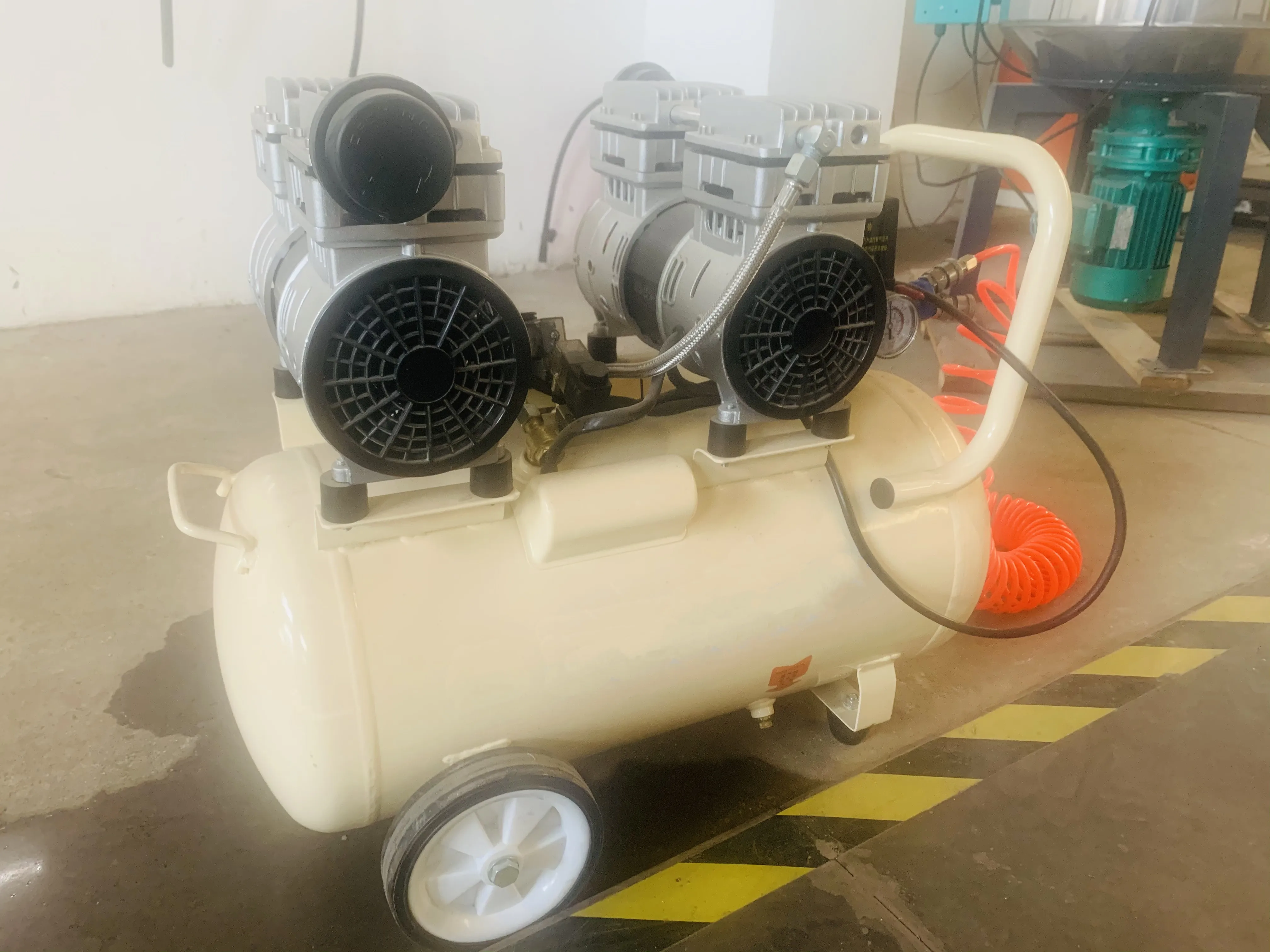 
220V High Efficiency Long Duty Cycle High Quality Oil Free Twin Heads Portable Mini Air Compressor with 50 liters tank 