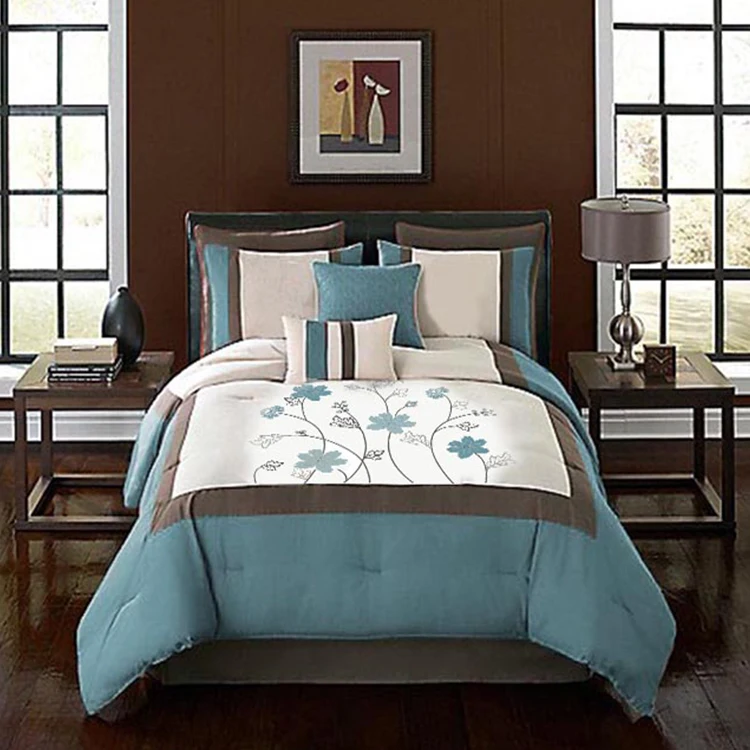 
comforter/quilt with jacquard, stitching and elegant embs. 
