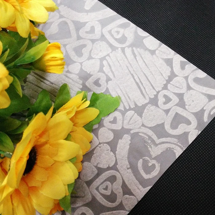 Biodegradable Flower Wrapping Non-Woven Fabric Customized Polypropylene Nonwoven Fabric Embossing Flowers Pack Celebration