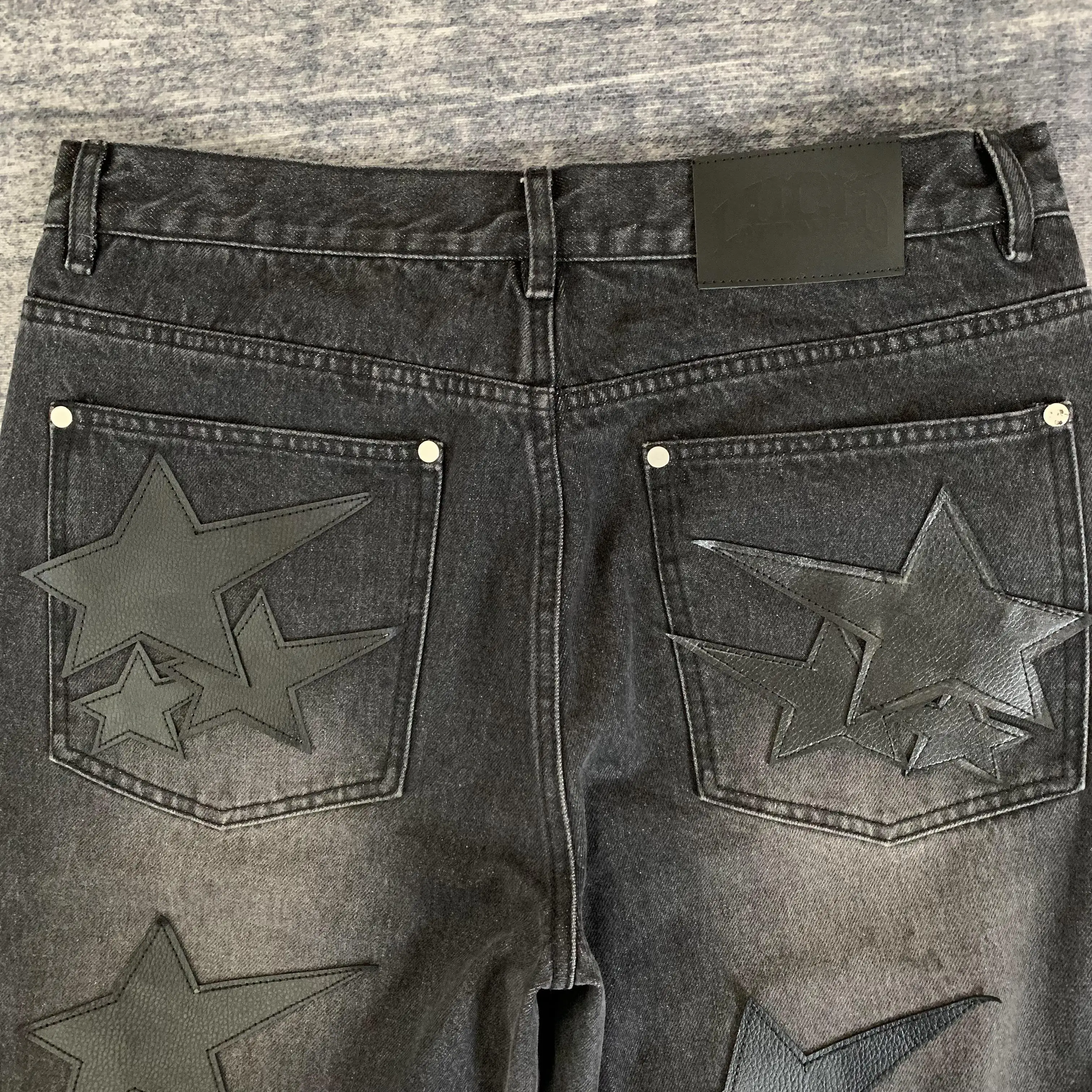 DENIMGUYS Custom Star Five-Pointed Leather Patched Men Street Vintage Straight Casual Jeans pour hommes