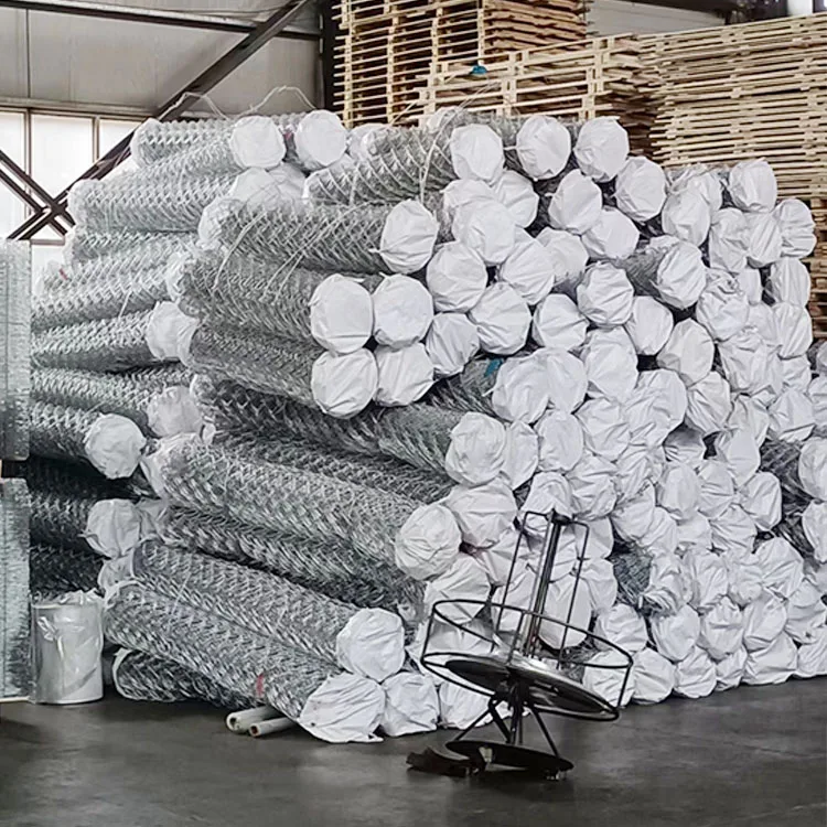 High Zinc Coated GI Chain Link Mesh Outdoor Protection Cyclone Mesh Fence