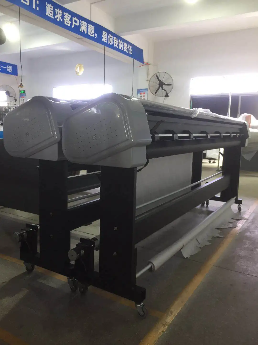 Струйный режущий плоттер для одежды, машина для резки и рисования рисунков