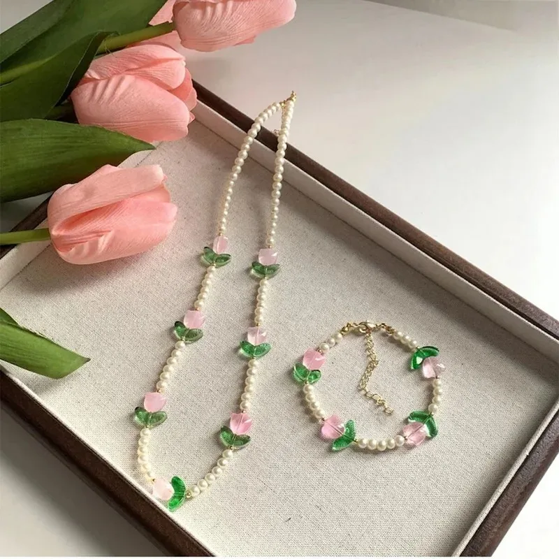 2024 New Design Elegant Imitation Pearl Tulip Necklace for Women Delicate Lily Flower Choker Necklace Wedding Party Jewelry Gift