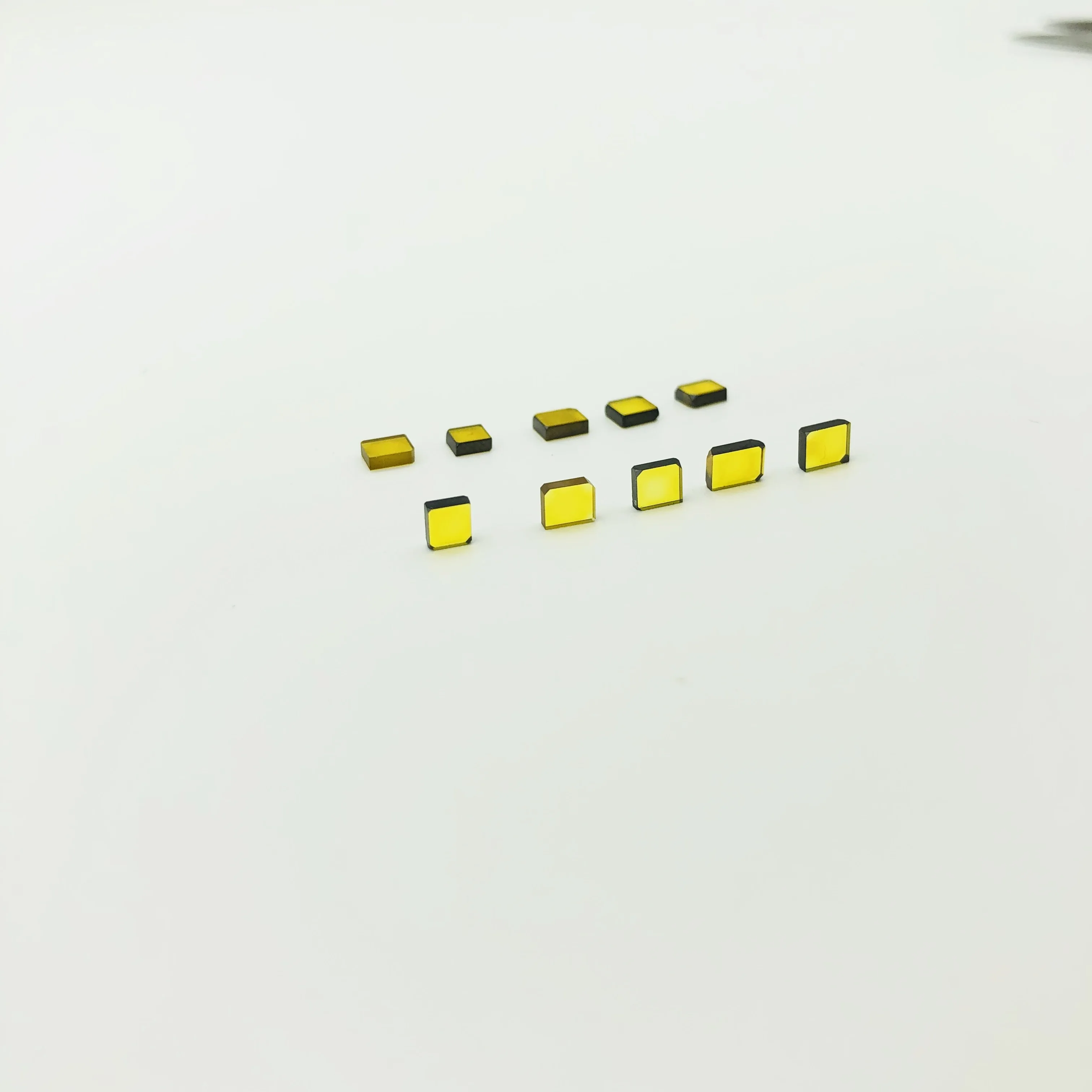 lab grown diamond Very fine yellow single crystal MCD for industrial use hthp