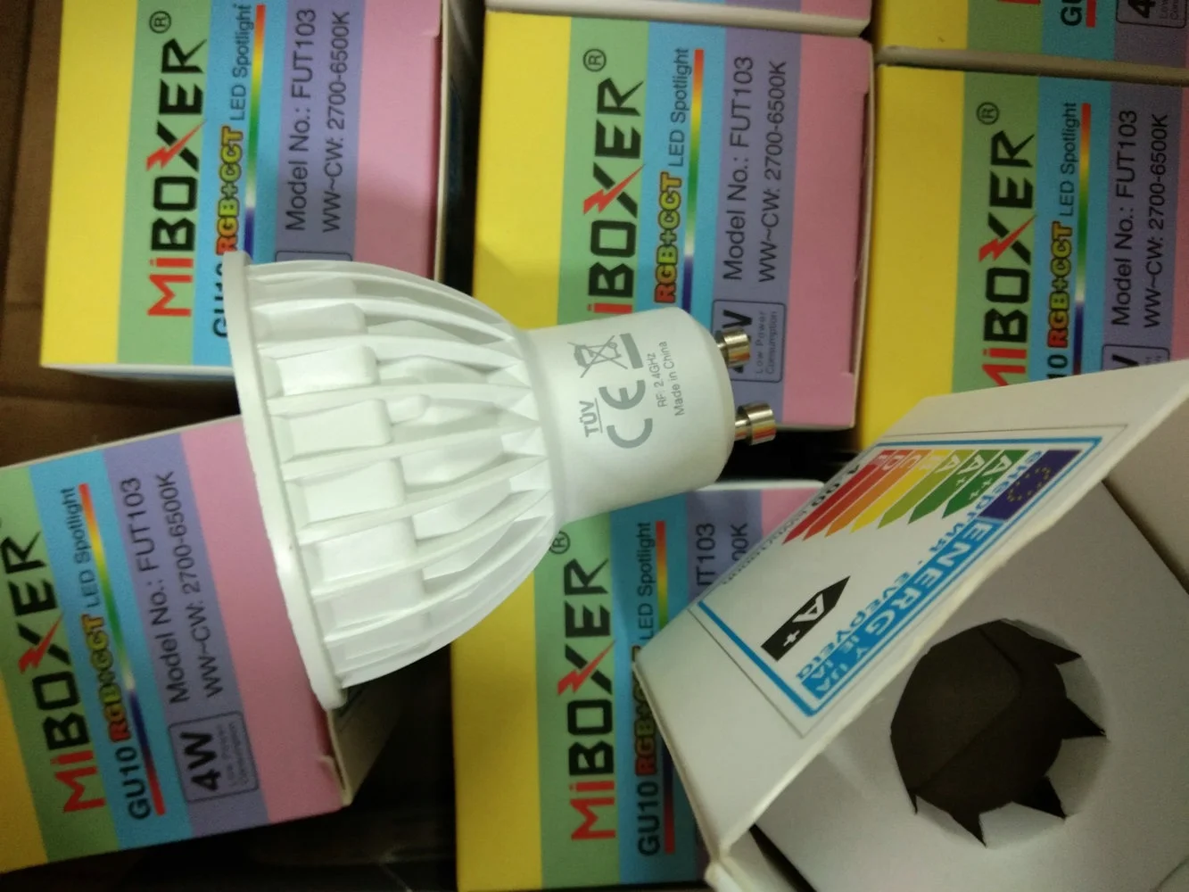 Диммируемая Светодиодная лампа 4 Вт GU10 RGB CCT 2700-6500K светодиодная умная лампа прожектор FUT103