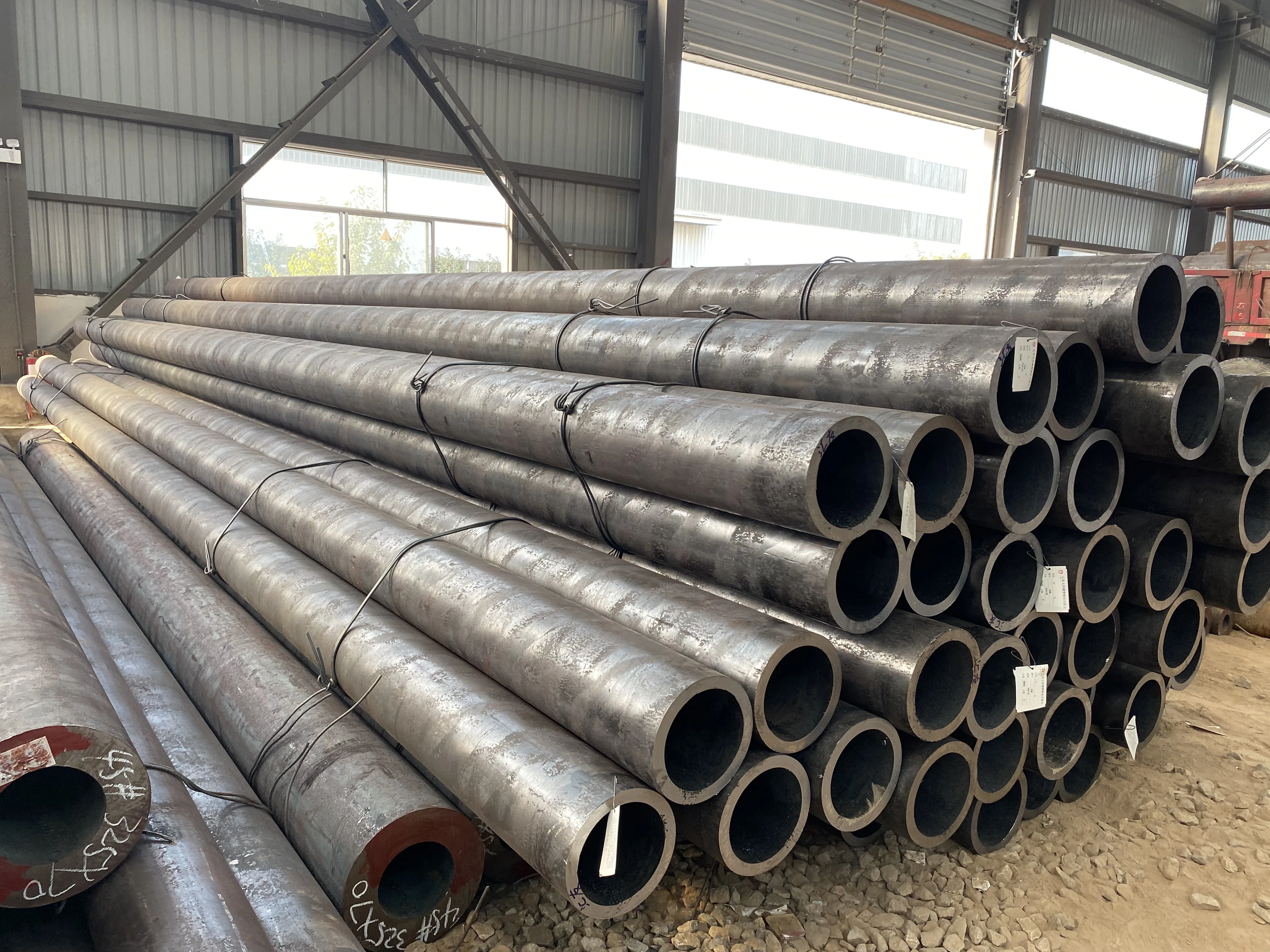 AISI jis a106 a283 a333 28 inch large diameter seamless steel pipe Professional manufacturer