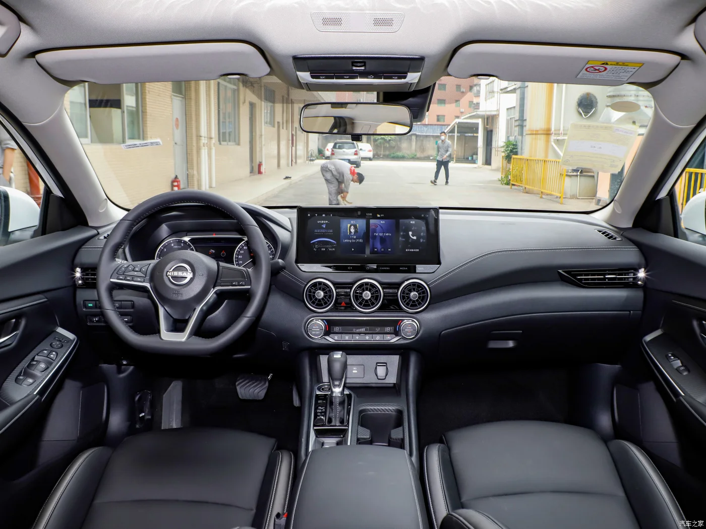 Лидер продаж недорогие автоматические двухмоторные автомобили FWD 0 км Dongfeng Nissan SYLPHY 1 6 л комфорт 5 мест подержанные
