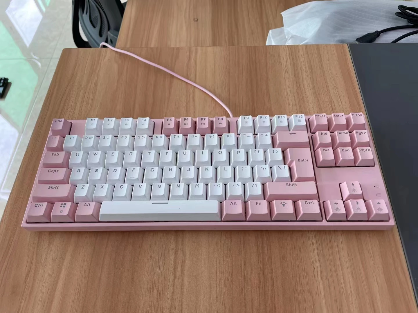 87% Layout keyboard Computer game keyboard green axis black axis wired connected keyboard