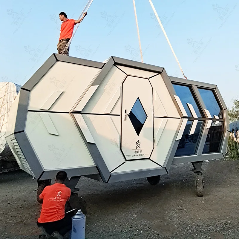 Galvanized steel frame capsule house with photovoltaic power generation for hotel, leisure resort, camping base and short-term