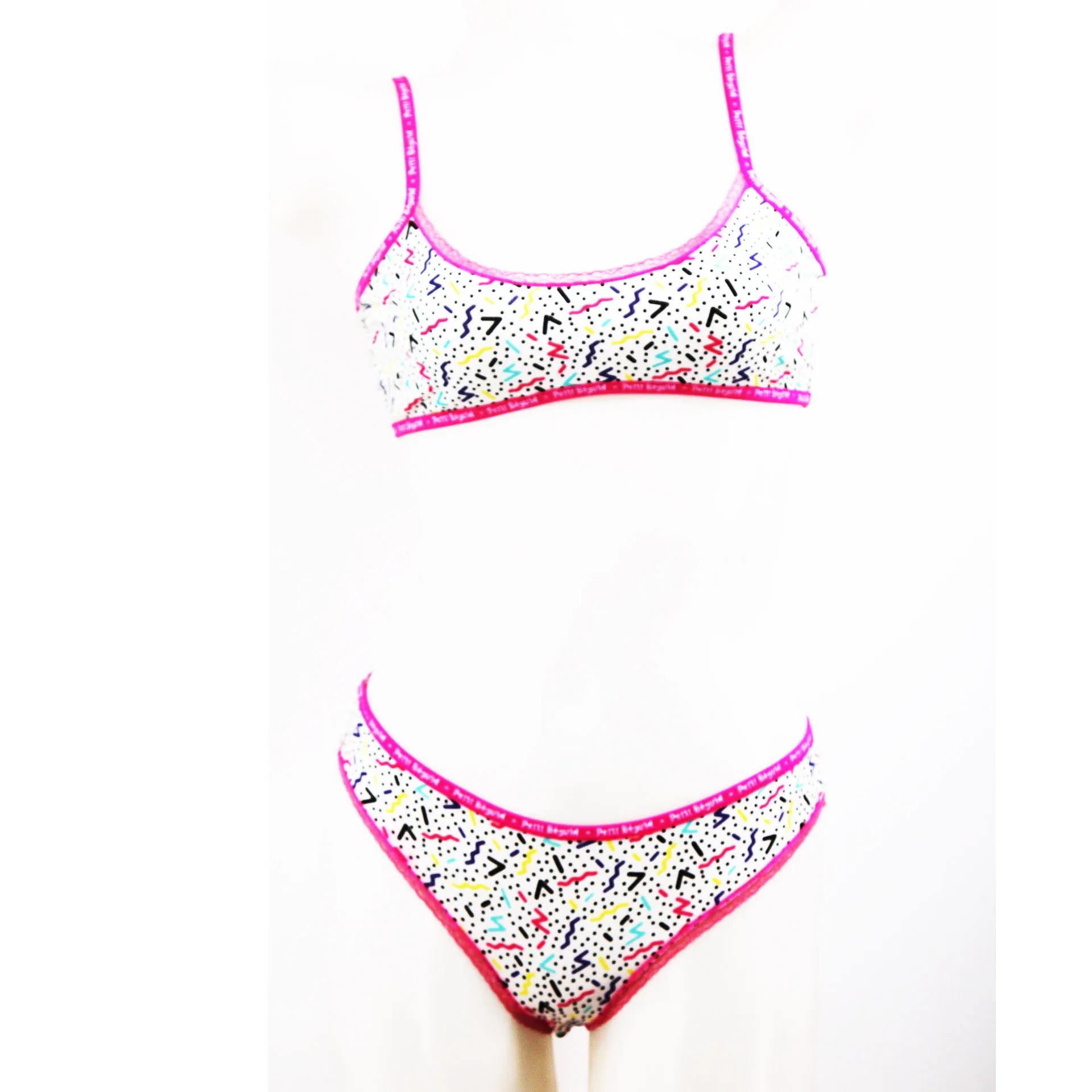  2021hot сексуальные девушки трубка bralette комплект Прекрасные Разноцветные Бюстгальтеры Комплект разноцветным рисунком в виде цветов для девочек без