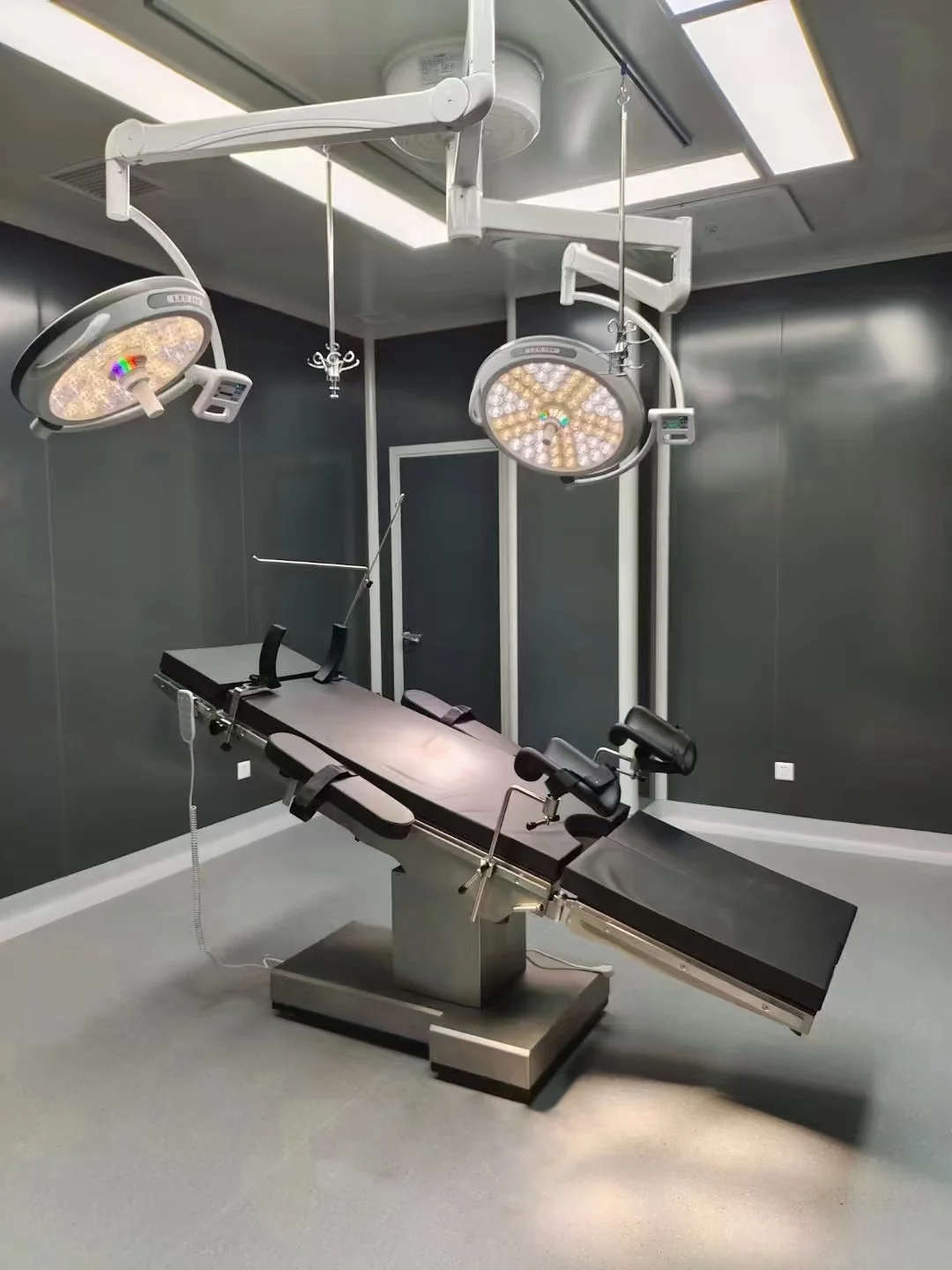 Chenwei Medical Electric surgical operating bed Orthopedic Operation Table Surgical Operating Bed for Hospital