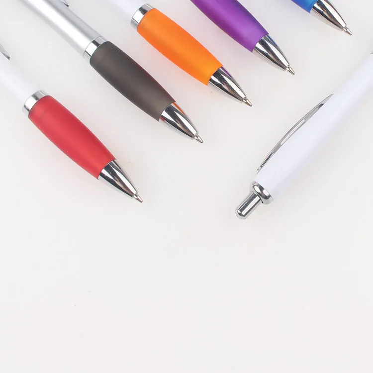 Рекламная акция, Высококачественная пластиковая шариковая ручка с мягкой резиновой ручкой и напечатанным пользовательским печатным логотипом для офиса и школы