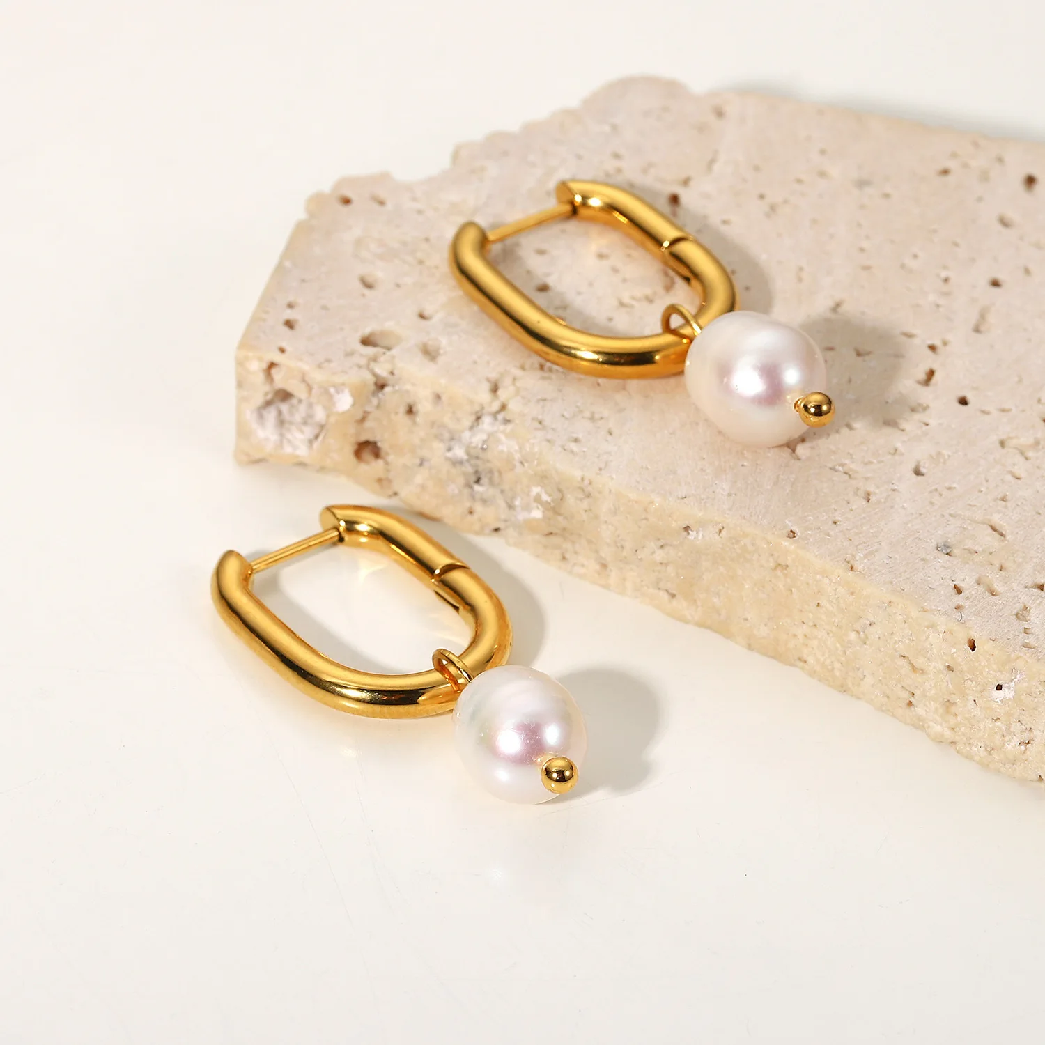 Liuanan 18k Gold Plated Pearl Drop Earrings Pendant Freshwater Irregular Pearl Earrings For Women Wholesale Jewelry