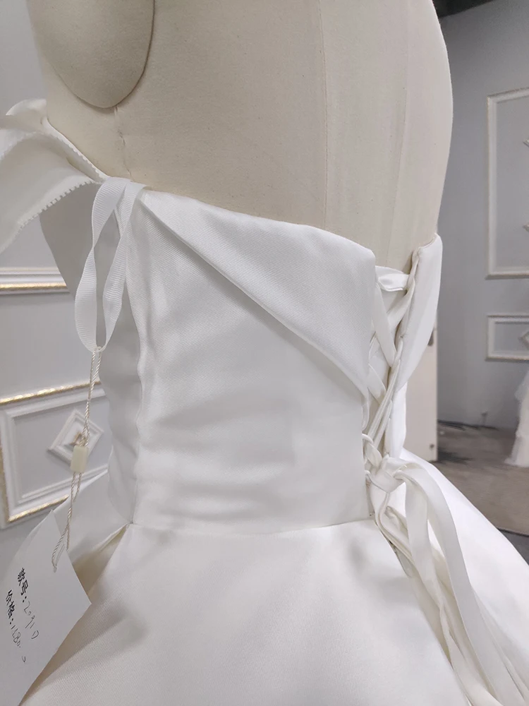 Baiyi Bride Factory Backless Sweetheart White Long Tail Pleating Simple Wedding Dress Satin