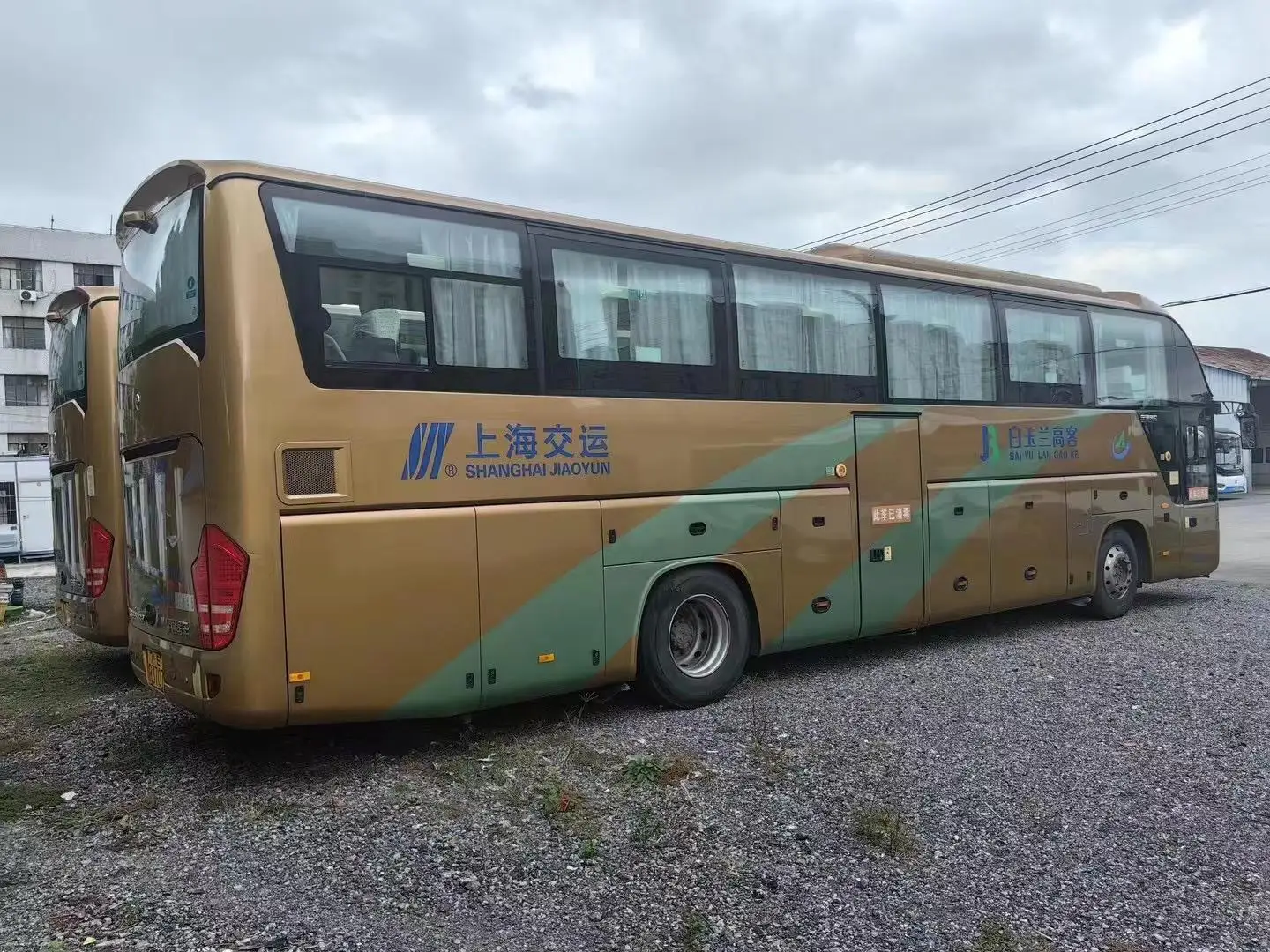 Yutong Brand 50-60 Seater Passenger Bus for Sale Double Door Travel Coach Second Hand Bus Zk6122