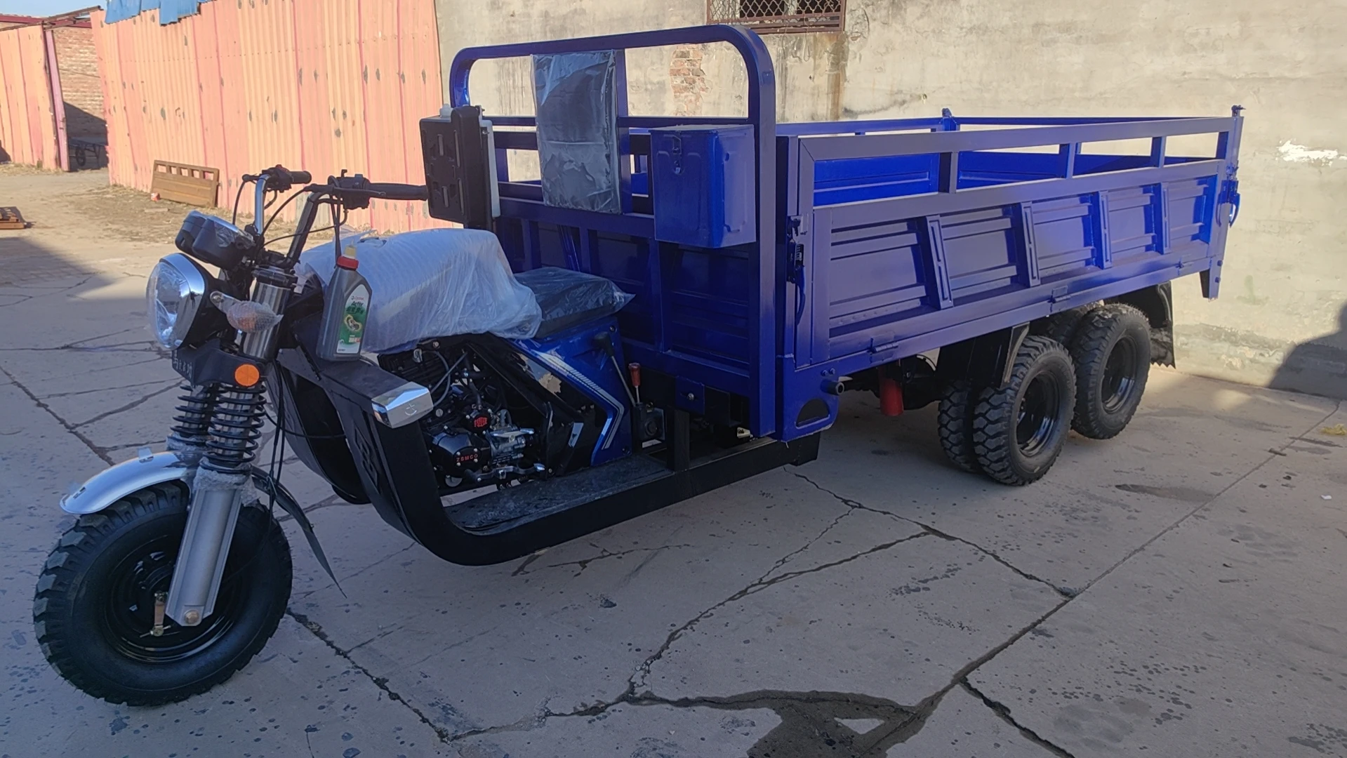 350cc Dump Cargo Motor Tricycle With 9 Wheels Heavy Duty Tricycle Motorcycle For Freight Transport