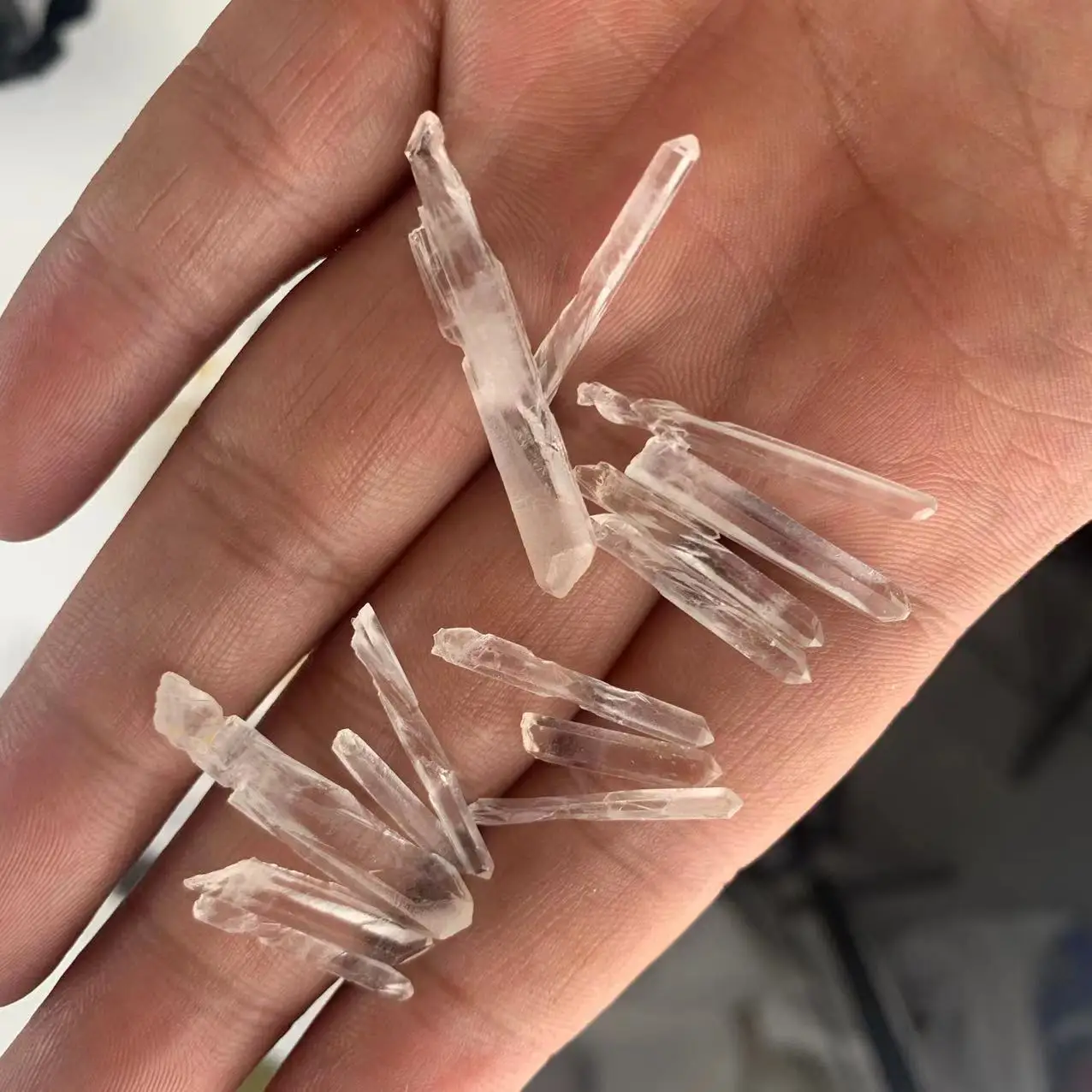 Wholesale Bulk Natural Healing Stone Tower Point Gemstone Clear White Quartz Point Crystal Column