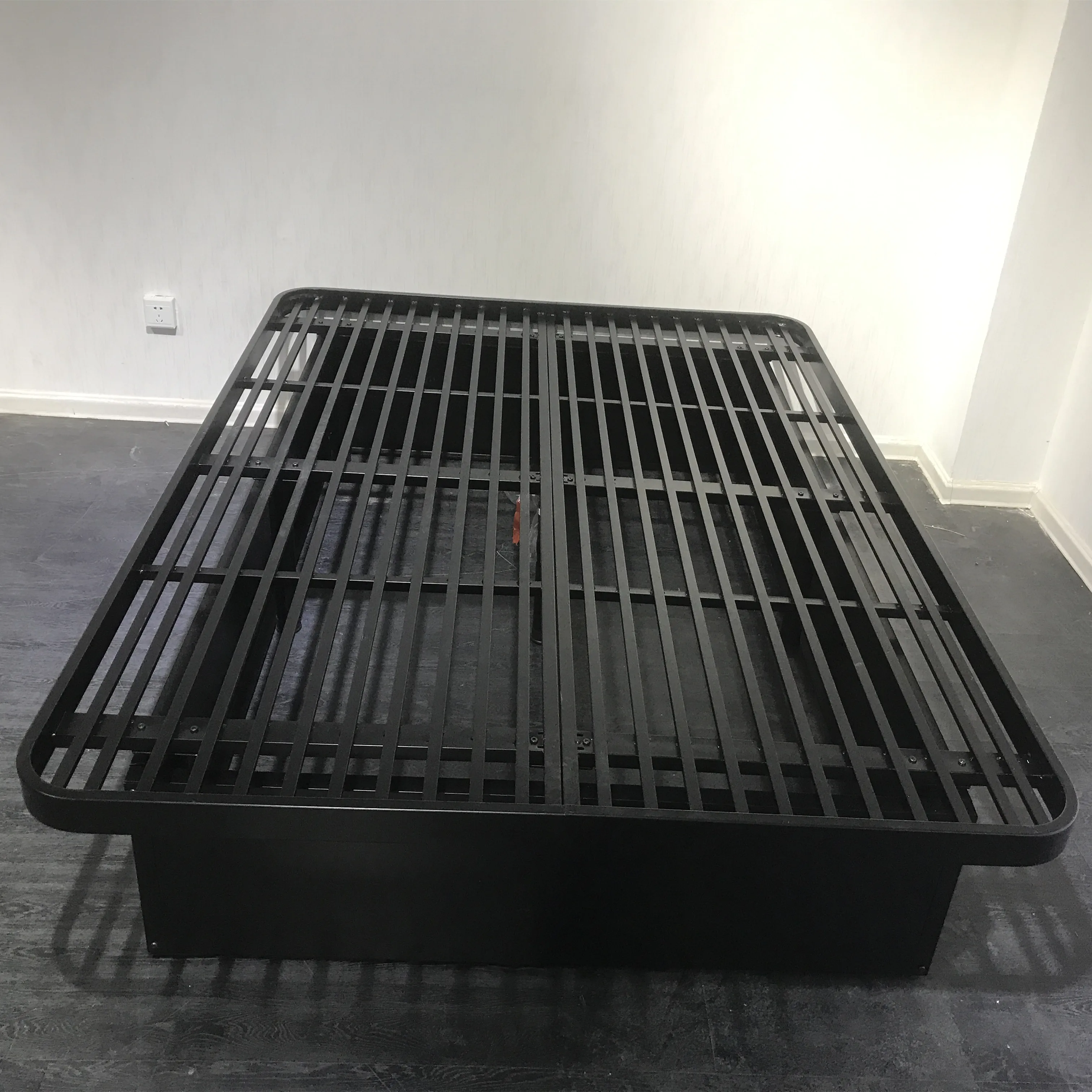 Easy Assembled Space Saving Smart Furniture hotel bed black platform metal bed frame