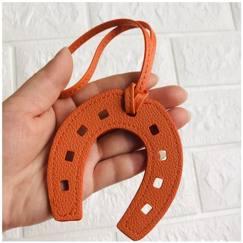 Factory creative gifts Leather horseshoe fashion bag hanging decoration U-shaped basket hanging key pendant  Purse Charm