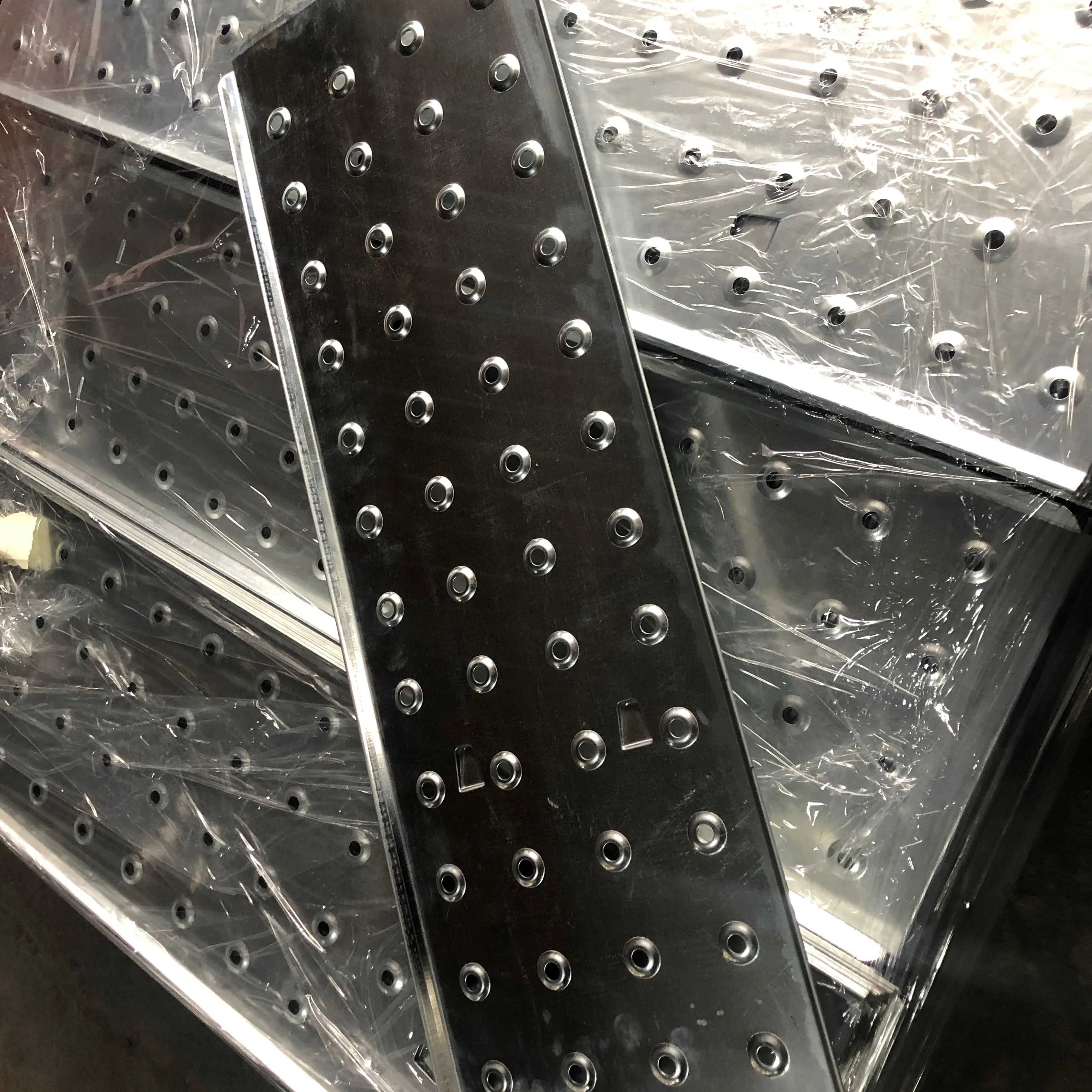 China Manufacturer Portable Attic Multipurpose Extension Ladder Shelf For Sale