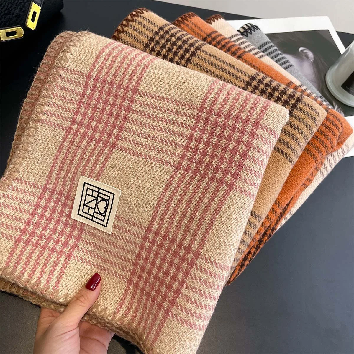 Euro Style Plaid Pattern Warm Shawl Scarf Women Wholesale Pashmina Thick Blanket Poncho Wraps Winter Decorative Accessories