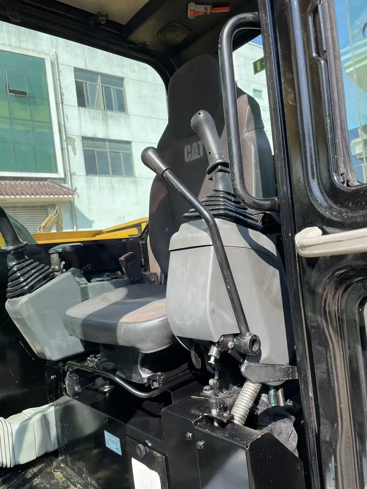 Cheaper price CAT308E used mini excavator made in Japan used CAT307 CAT308E mini excavators are full in stock
