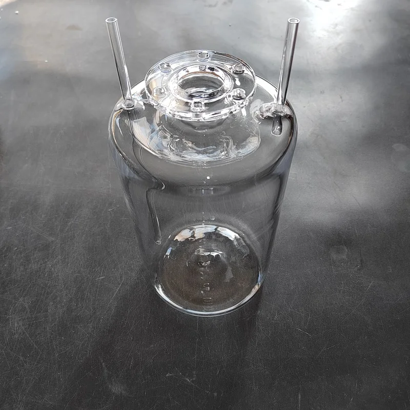 High purity high temperature resistant transparent quartz glass bottle