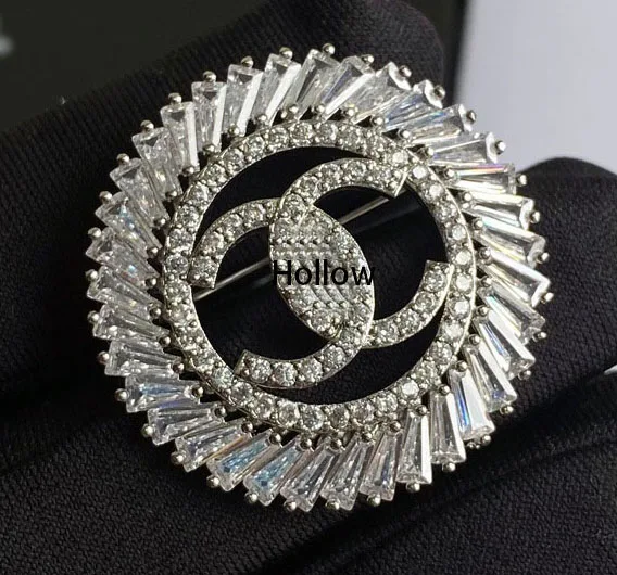 Fashion Brooch Accessories Brand High-end Temperament Pin Letter Designer Brooch