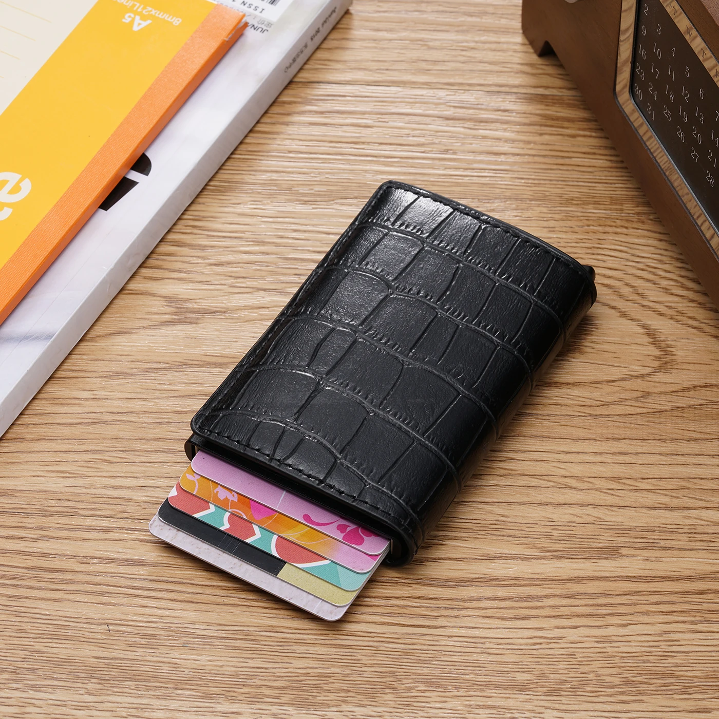 
Amazon Hot Selling Ultra Thin Crocodile Pattern Automatic Pop up Slim Aluminum Alloy Mens RFID Credit Card Holder Wallet 