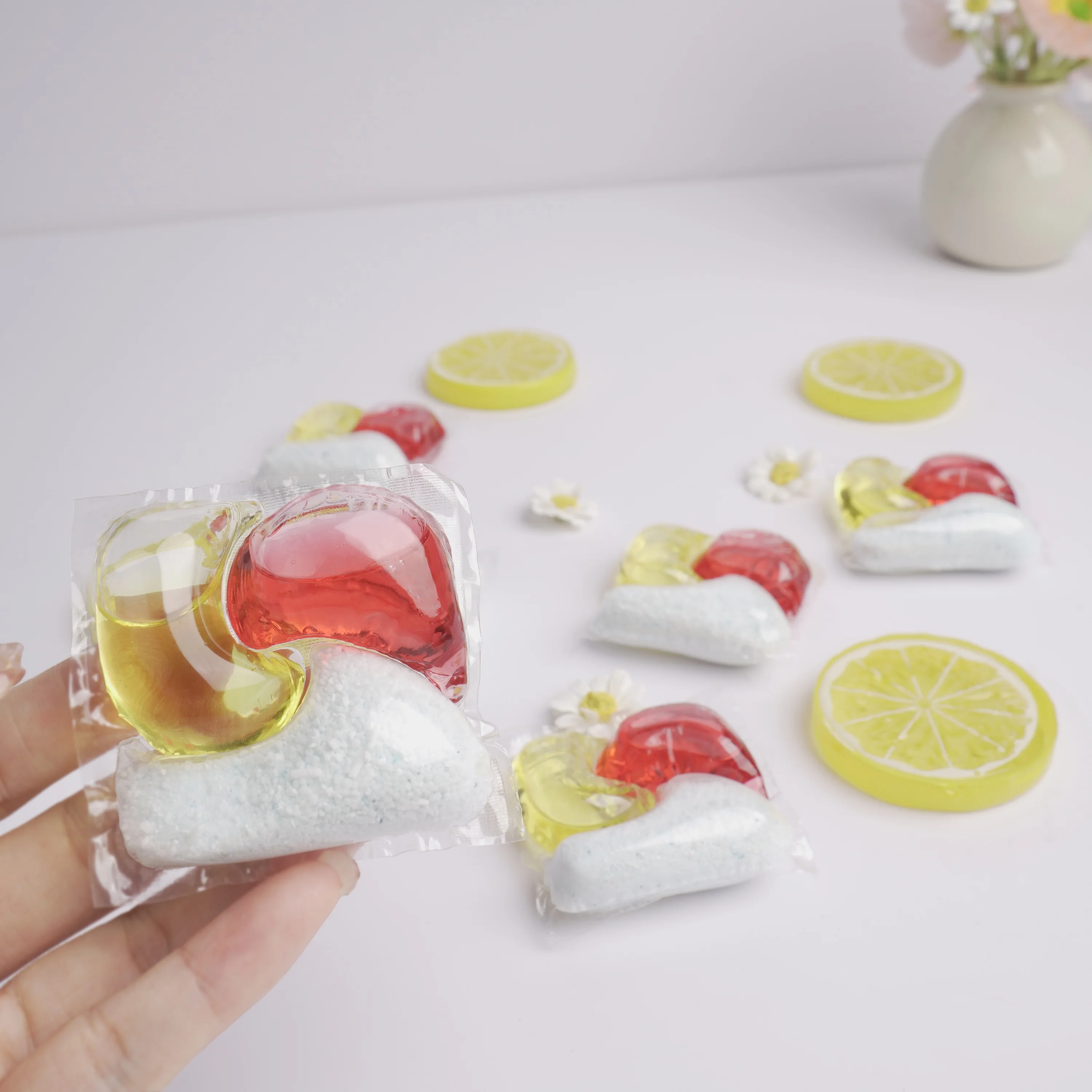 Good quality laundry pods Mild formula Natural Liquid and  powder Laundry Detergent pods