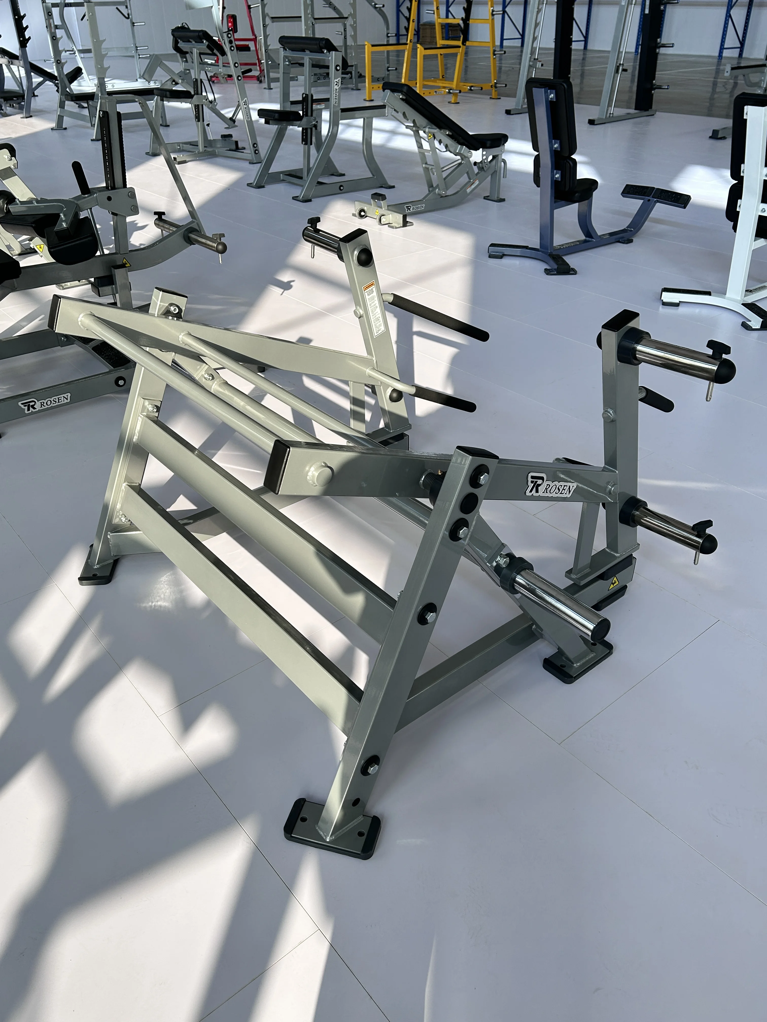 Factory Price Advanced Gym Workout Equipment Commercial Use Three Thickness Square Tube Ground Base Squat Lunge For Fitness