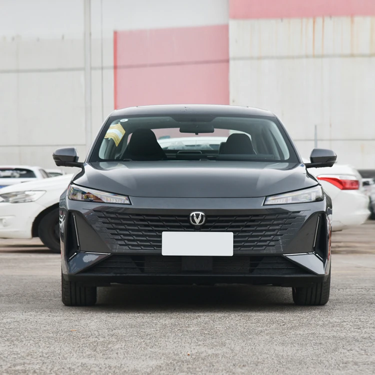 China Changan YIDA PLUS CAR SEDAN 5 Doors And 5 Seats Compact Automobile CHANGAN YIDA Plus Car Sedan 1.5L 2023