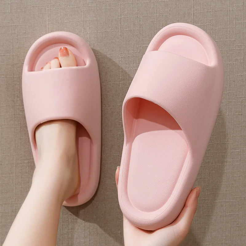 Factory Sale New Products Household Bath Room Slippers Summer Men And Women Slippers Soft Non Slip Thick Soled Sports Slippers
