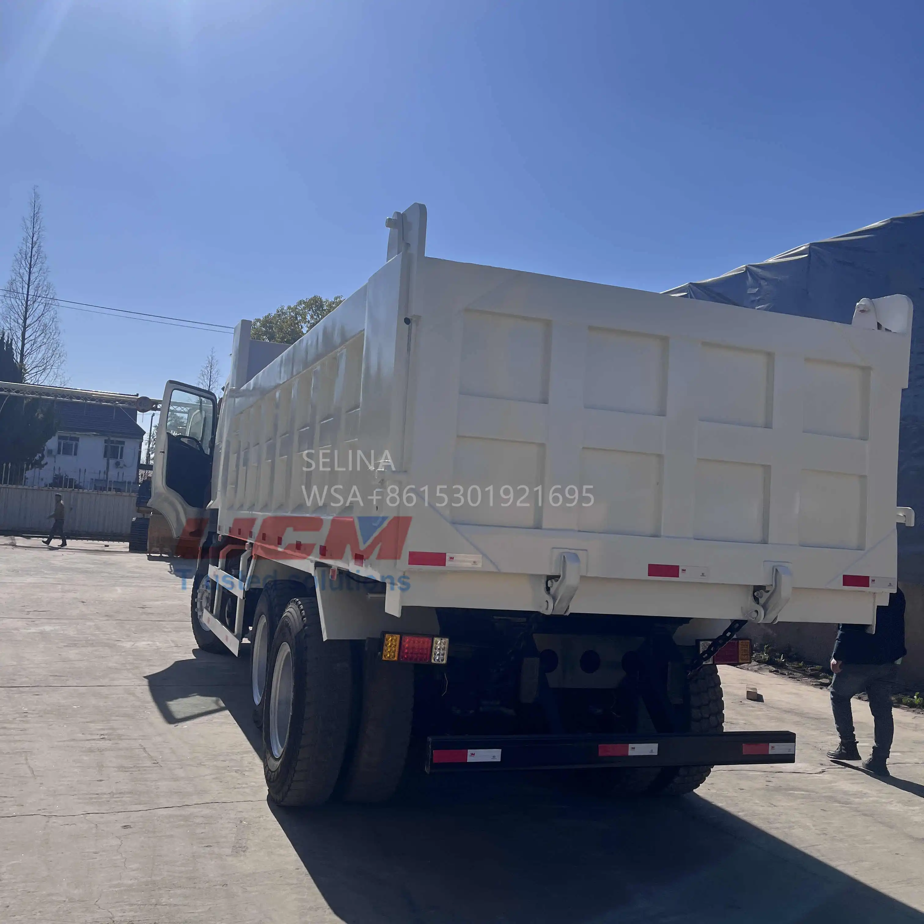 Second -hand Hino 700 truck mixed soil pouring vehicle for sell