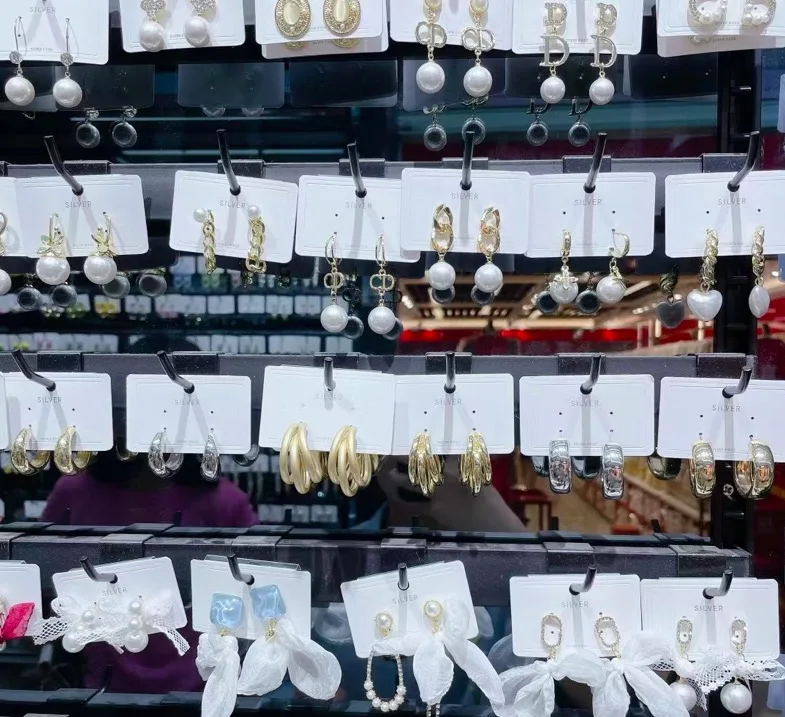 Серьги продаваемые килограммовыми 120 ~ 160 парами большой опт в европейском и американском стиле хип-хоп азиатского африканского стиля