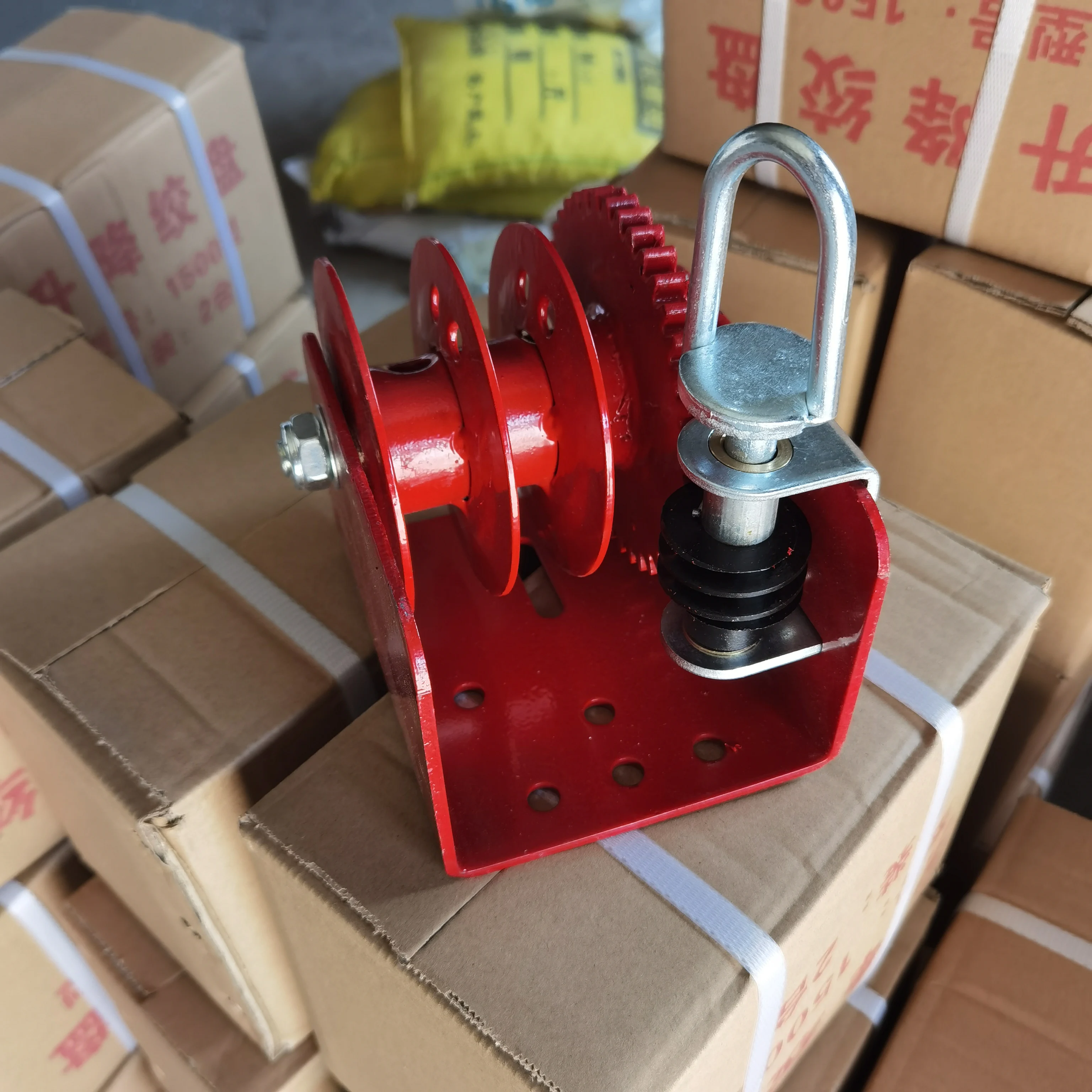 Hot sale automatic poultry farm winch system for chicken broiler water drinking line poultry manual hand winch