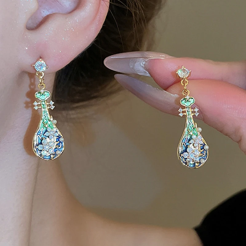 Silver Needle Ancient Style Pearl Diamond Earrings Personalized Luxury Earrings Elegant and Beautiful Earrings for Women