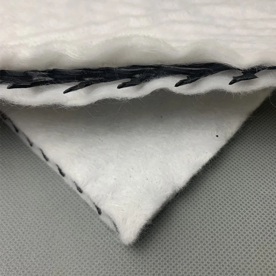 Tri-planar geocomposite drainage geonet for landfill