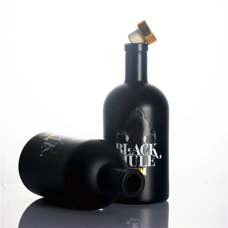 Factory Stock Botella De Vidrio Para Licor 500 700 750 ml Frosted Matte Black Vodka Gin Oliver Oil Spirit Glass Bottle