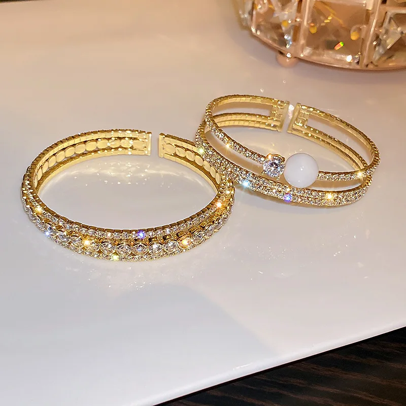 Fashion New Exaggerated Diamond Open  Hand Jewelry Women Wholesale Super Flash Temperament Design bracelet