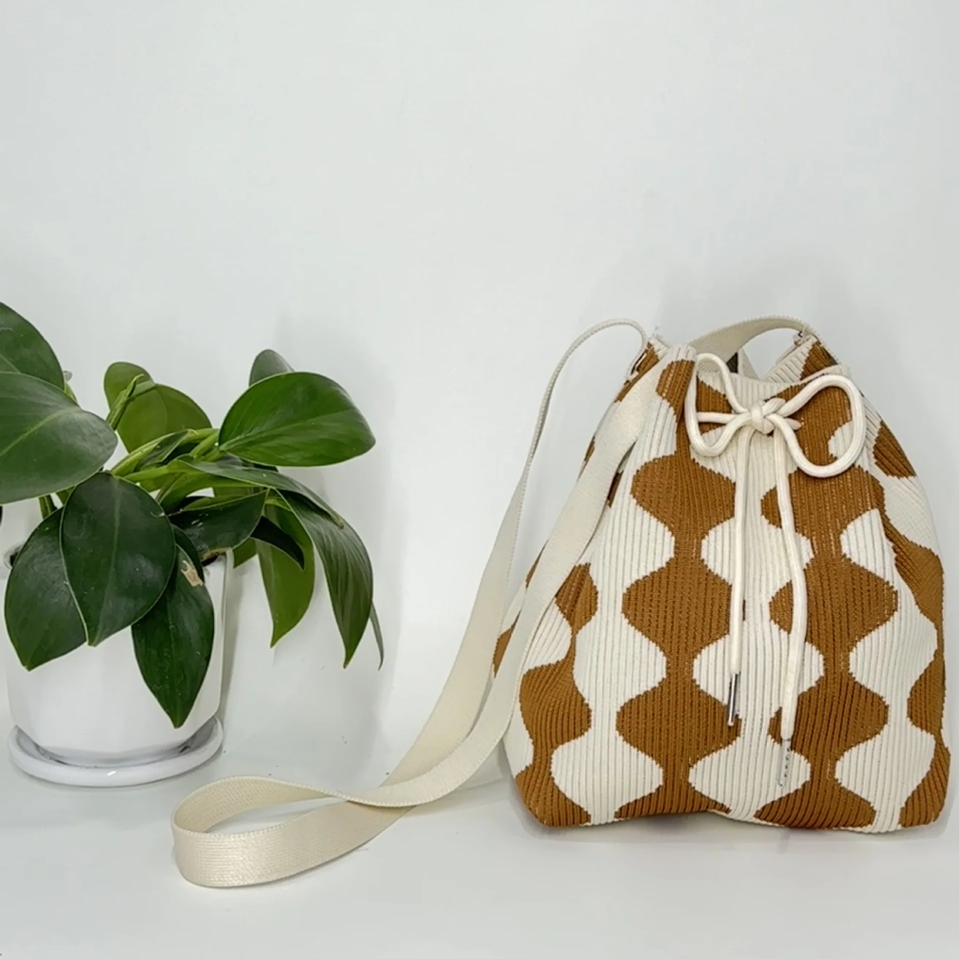 Заводская оптовая продажа индивидуальная вязаная сумка через плечо модная Корейская дорожная сумка-тоут для женщин